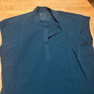 Figs women’s scrub shirt